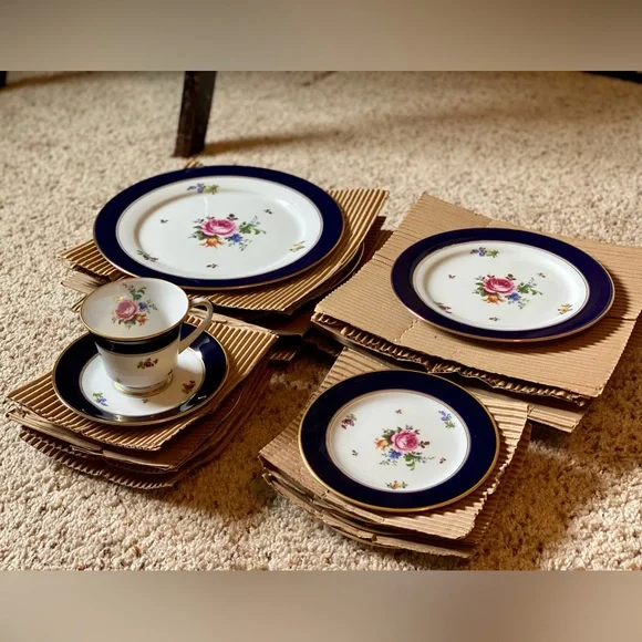 Noritake - Hapsburg Rose - Picture 8 of 11